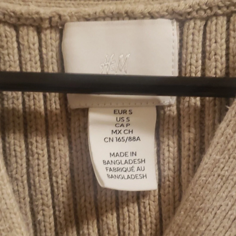 H&M Beige Ribbed Button-Front Cropped Cardigan - Picture 5 of 6